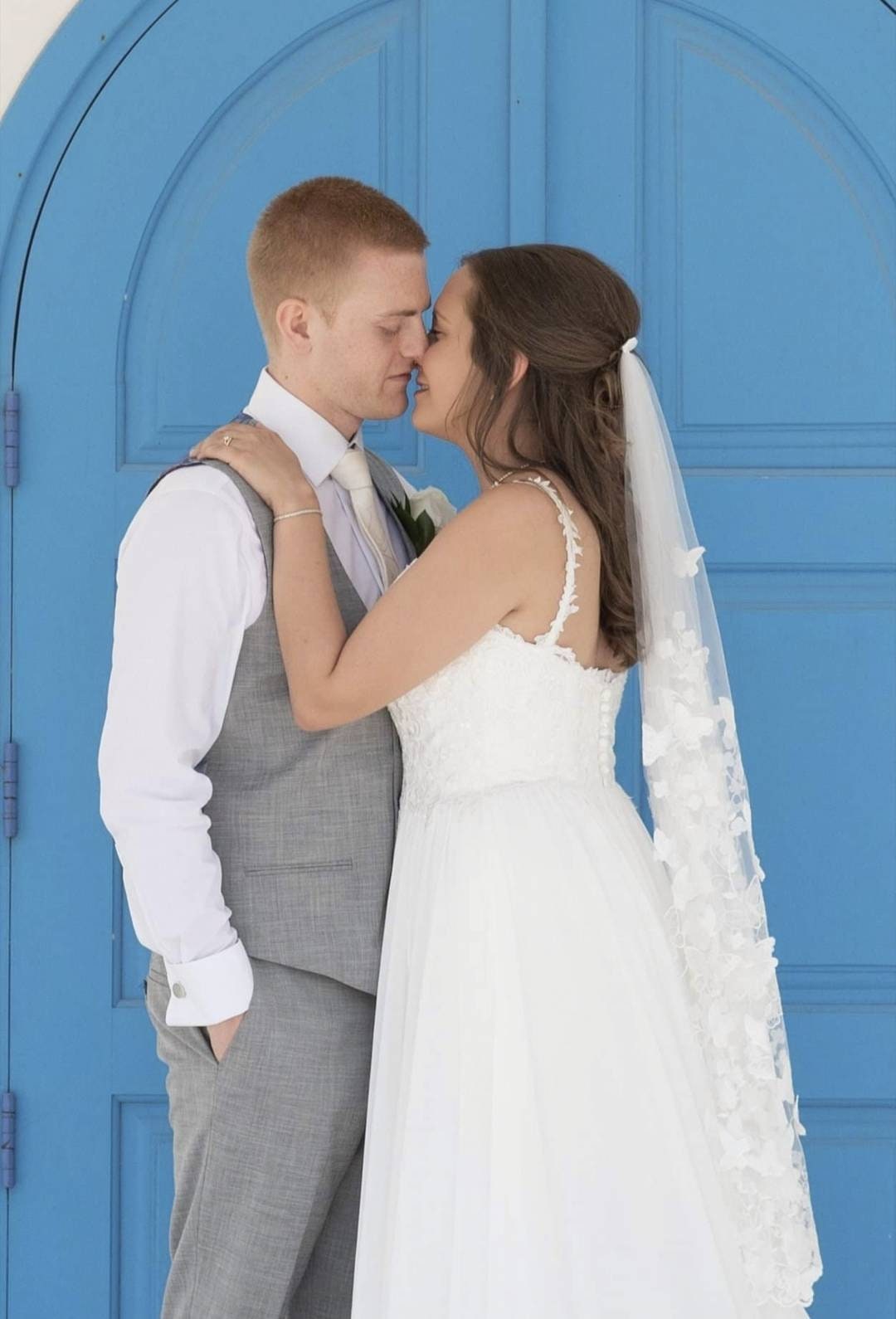 Butterfly veil, bridal veil, delicate veil, wedding veil, butterflies, lace veil, fingertip length veil.